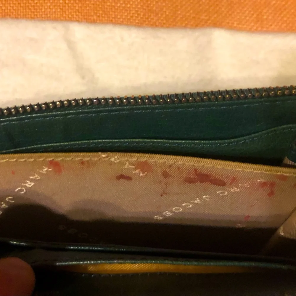 🌴🤩AUTHENTIC MARC JACOBS DESIGNER QUILTED LEATHER ZIP TOP GREEN WALLET😍 - Picture 15 of 16